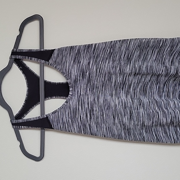 Active top - Picture 1 of 2